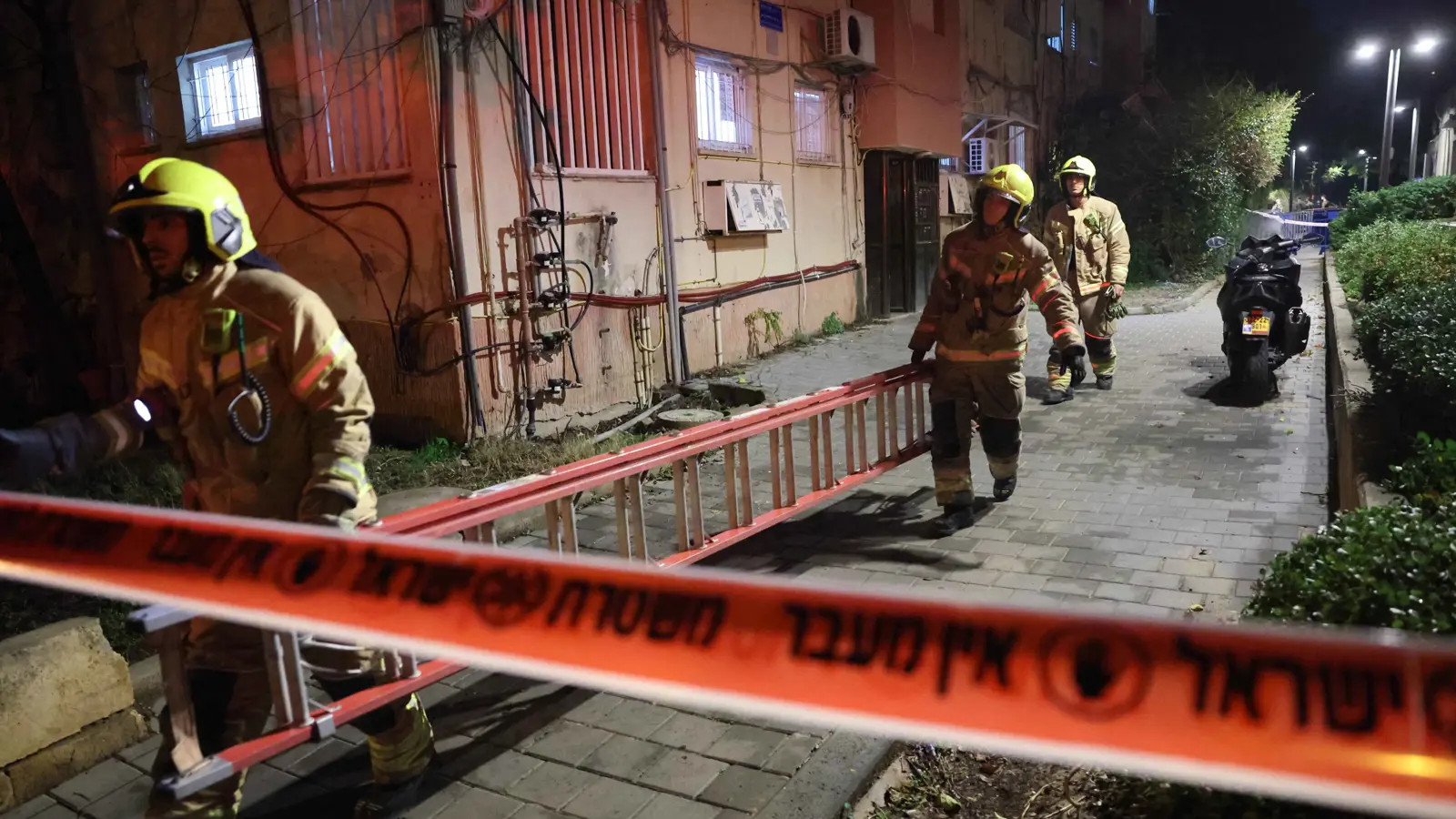 الحوثيون: استهدفنا "موقعا عسكريا" في تل أبيب بصاروخ "فرط صوتي"