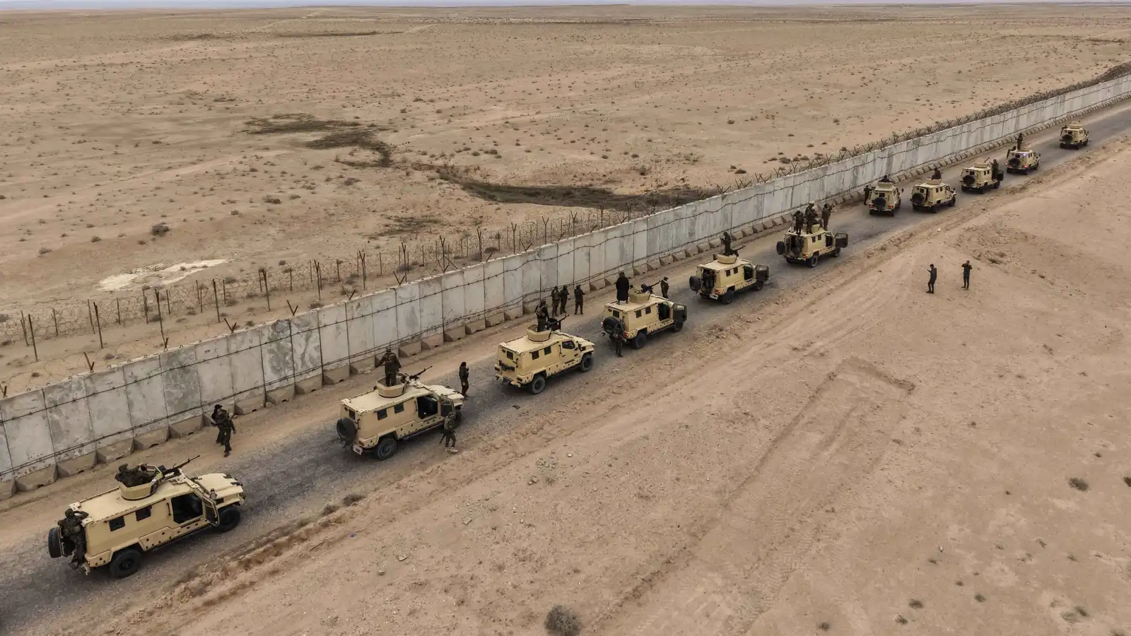 بعد نقلهم من سوريا.. ما مصير عناصر "داعش" المعتقلين في العراق؟