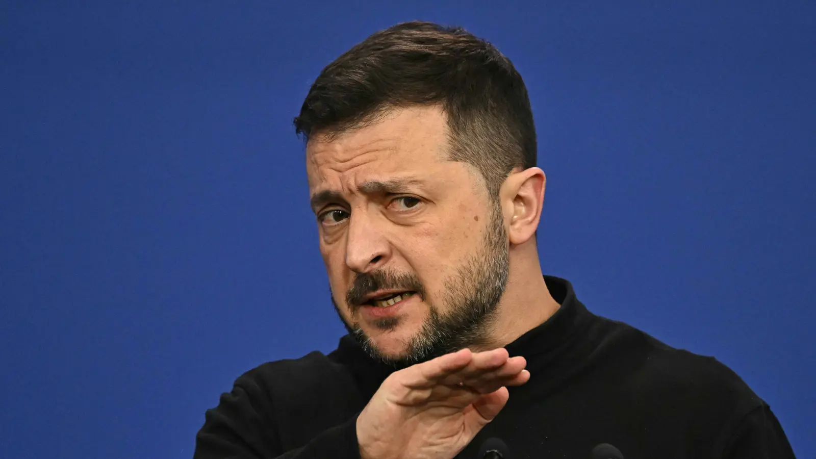 زيلينسكي يتهم روسيا باستخدام أراضي بيلاروسيا لضرب أوكرانيا