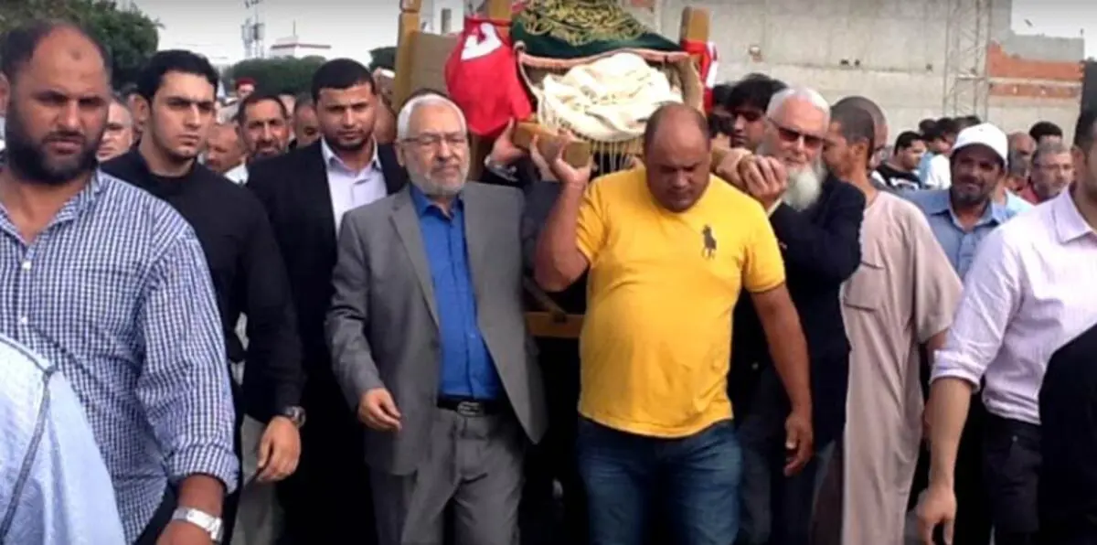 زوجة مؤسس حركة النهضة توصي بحرق جثتها على طريقة الهندوس