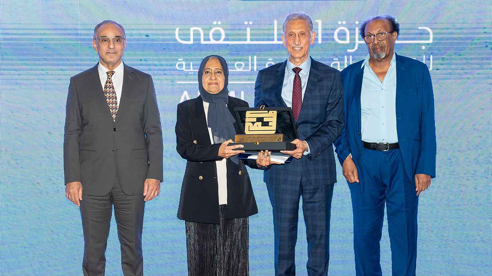 جائزة ملتقى القصة العربية القصيرة للكويتية نجمة إدريس