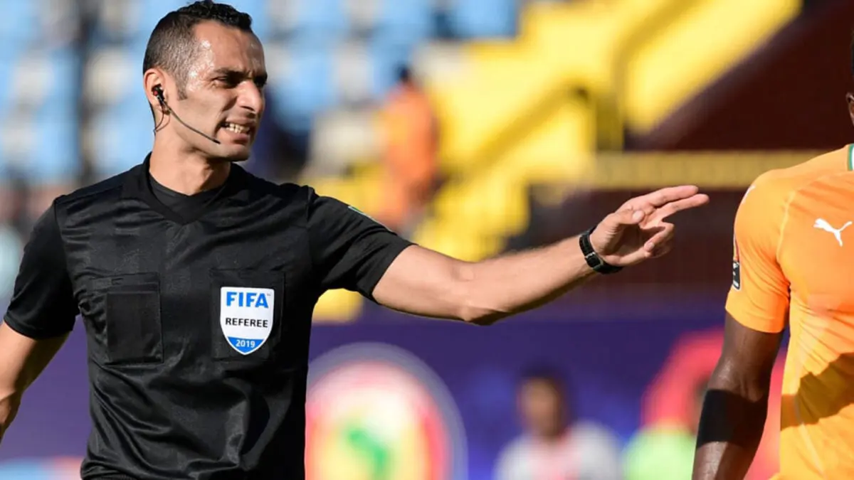 ميدو يشن هجوما على مصطفى غربال حكم مباراة مصر والسنغال