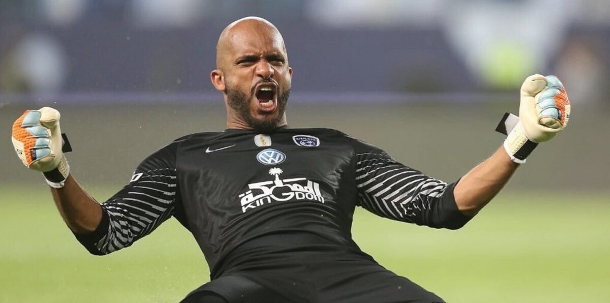 علي الحبسي لاعب نادي الهلال يكشف كيف تحول من مهاجم إلى حارس مرمى (فيديو)