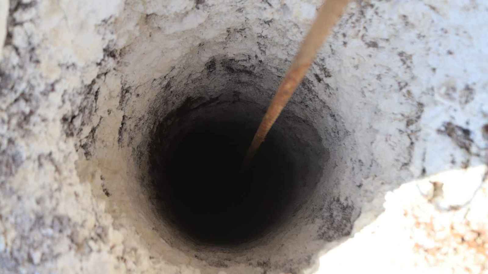 "مأساة".. سباق مع الزمن لإنقاذ أردني عالق في بئر منذ 48 ساعة