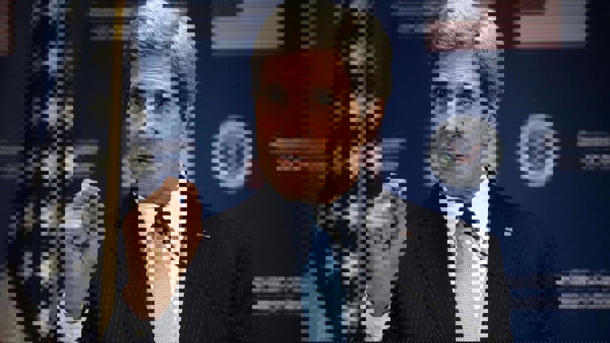 كيري: على الدول المطورة لمشاريع وقود أحفوري جديدة خفض انبعاثاتها إلى الصفر