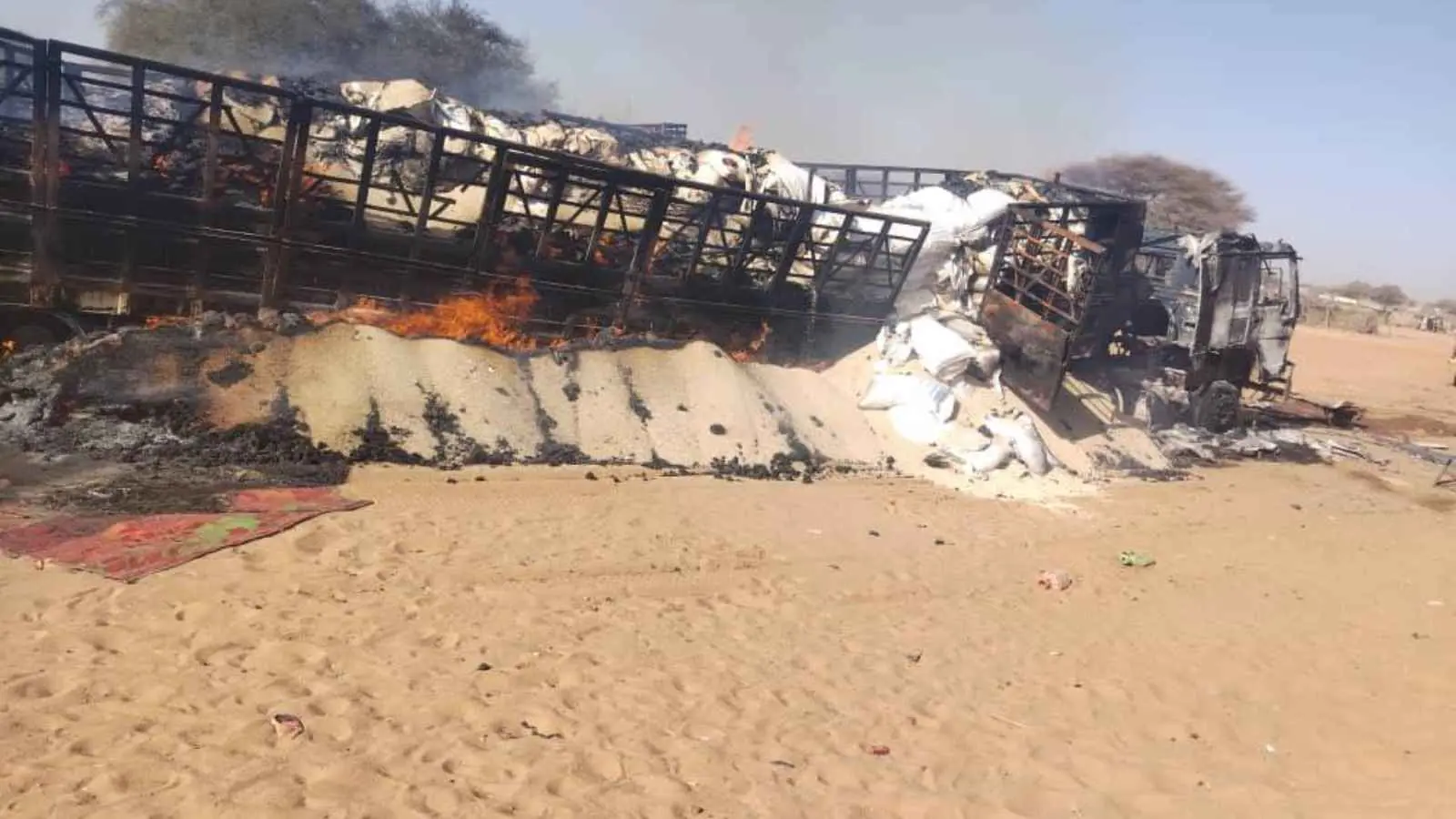 "الدعم السريع": قوات بورتسودان هاجمت قافلة إنسانية بدارفور (صور)