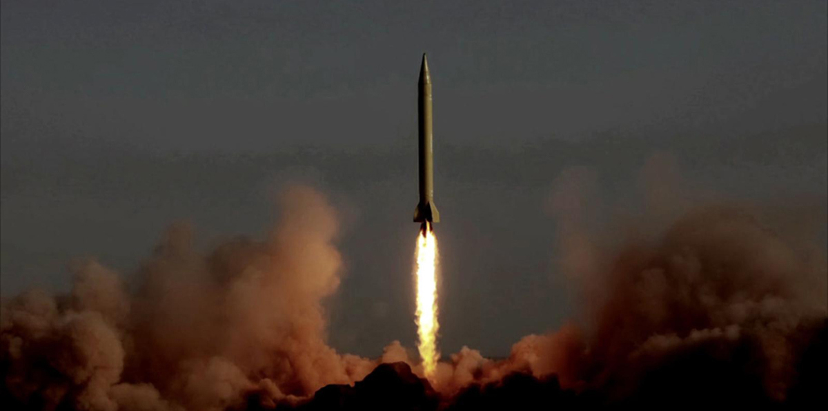 قوات التحالف تعترض صاروخًا حوثيًا استهدف مدينة نجران السعودية