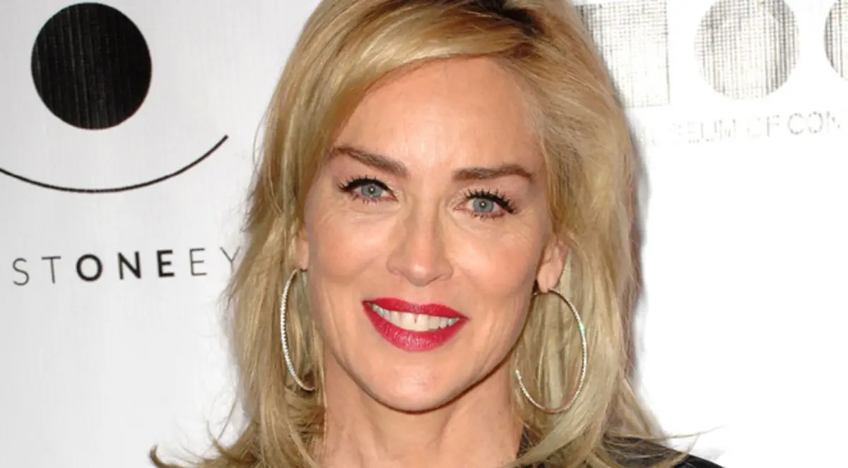 شارون ستون: لست امرأة جذابة