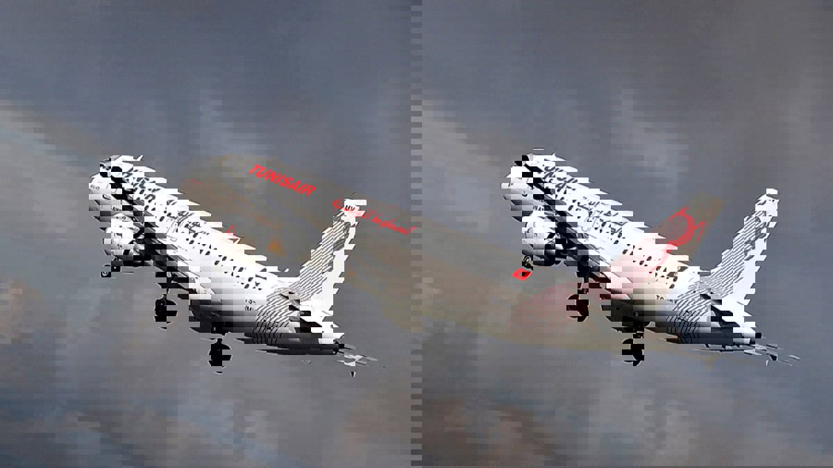 قيس سعيد من مطار قرطاج: لن نبيع الخطوط التونسية (فيديو)