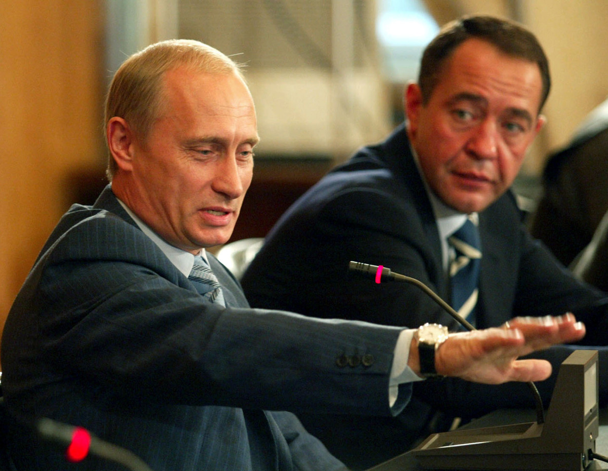 لغز ميخائيل ليزين.. هل قتل بوتين صديقه المقرب؟