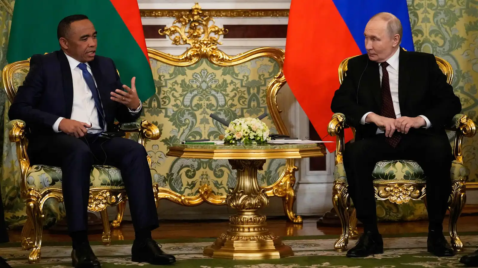 عبر "بوابة مدغشقر".. بوتين يتطلع لتوسيع نفوذ روسيا في أفريقيا