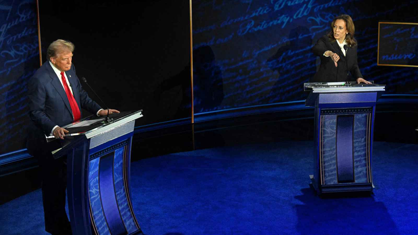 في الأمتار الأخيرة.. ترامب وهاريس يناشدان الأنصار التقليديين‎