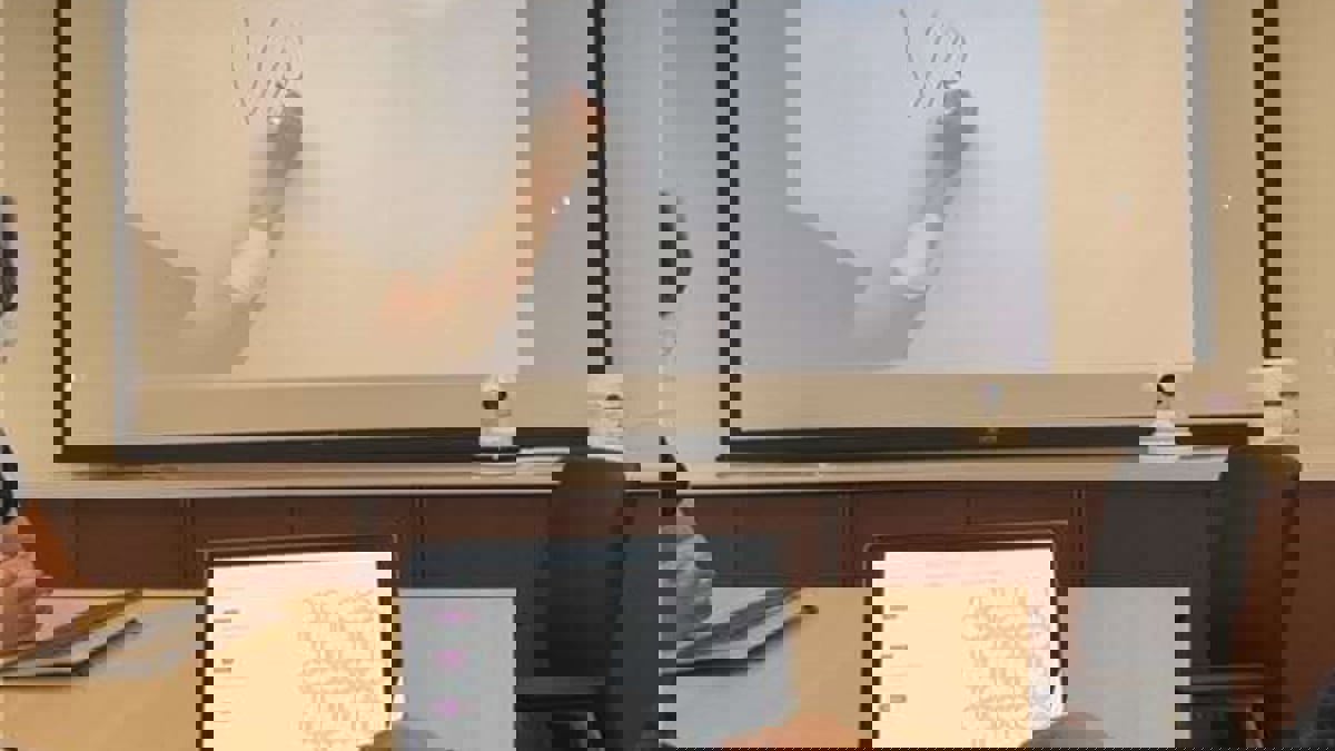 تطوير واجهة لاسلكية تمنح إحساس اللمس في الواقع الافتراضي والمعزز