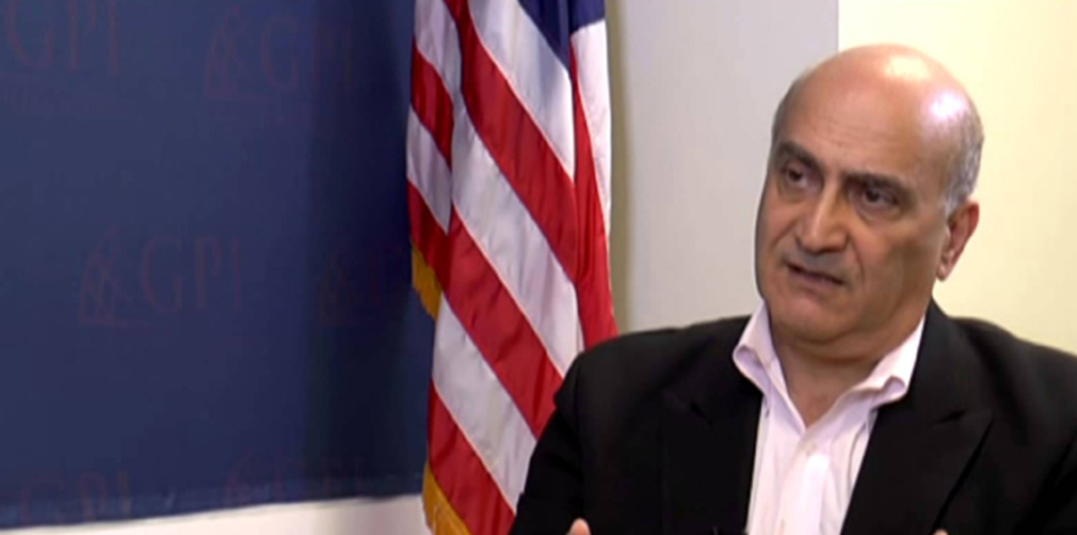 تعرّف على وليد فارس.. اللبناني المعادي للإسلام الذي سيوجه سياسة ترامب الشرق أوسطية(1)