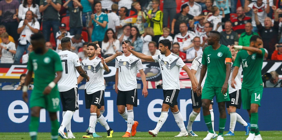 السعودية تقدم مباراة كبيرة وتخسر من ألمانيا "بطل العالم" بهدفين مقابل هدف (فيديو)