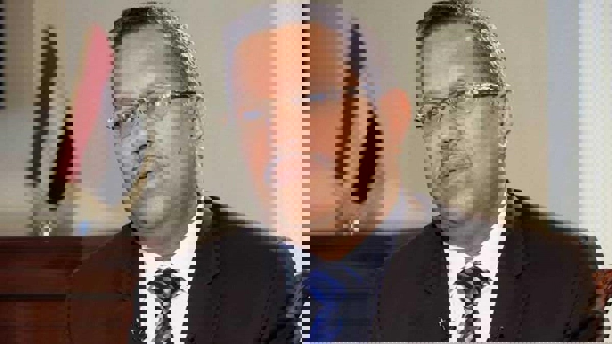 تلميحات بن دغر المفاجئة بعد سقوط الجوف ونهم تثير التساؤلات