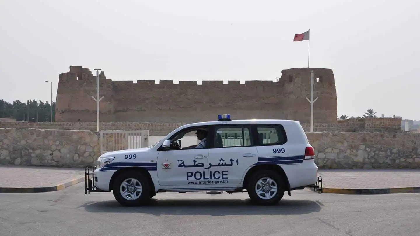 بينهم امرأة.. اعتقال 4 بحرينيين بتهمة التخابر مع إيران (صور)