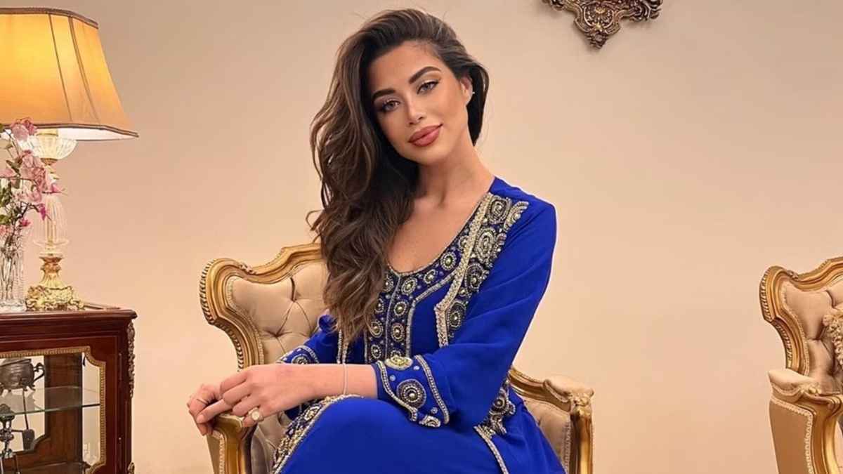 من هي ملكة جمال مصر التي ظهرت مع عضو مجلس إدارة الأهلي؟