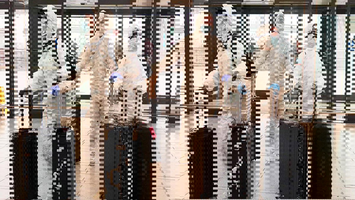 منها "آداب التنفس".. قواعد جديدة للسفر الجوي بعد كورونا