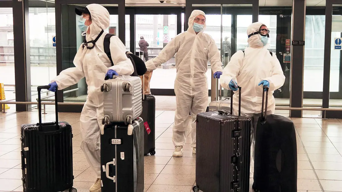 منها "آداب التنفس".. قواعد جديدة للسفر الجوي بعد كورونا