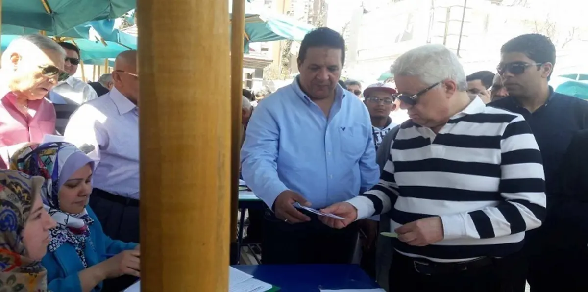 مشادة بين مرتضى منصور وناقدين رياضيين على الهواء (فيديو)