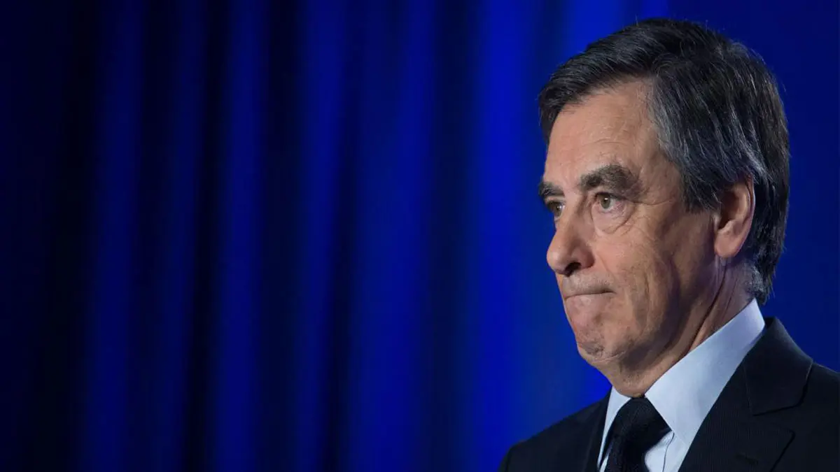 رئيس وزراء فرنسا السابق يواجه السجن 5 سنوات بسبب تعيين زوجته