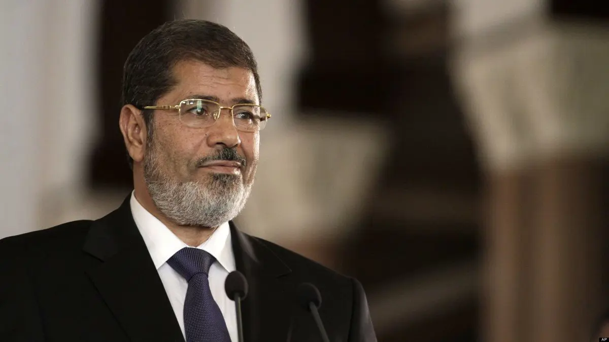 الكويت تحقق في خطبة إمام مسجد عن محمد مرسي