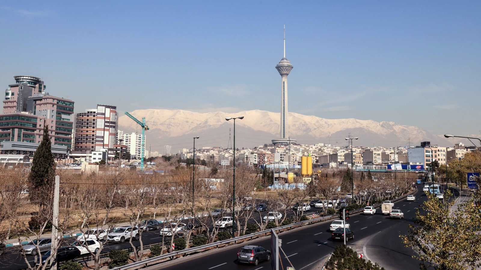 طهران تقيّد الإنترنت وتوقعات بتراجع حركة البيانات بنسبة 35%