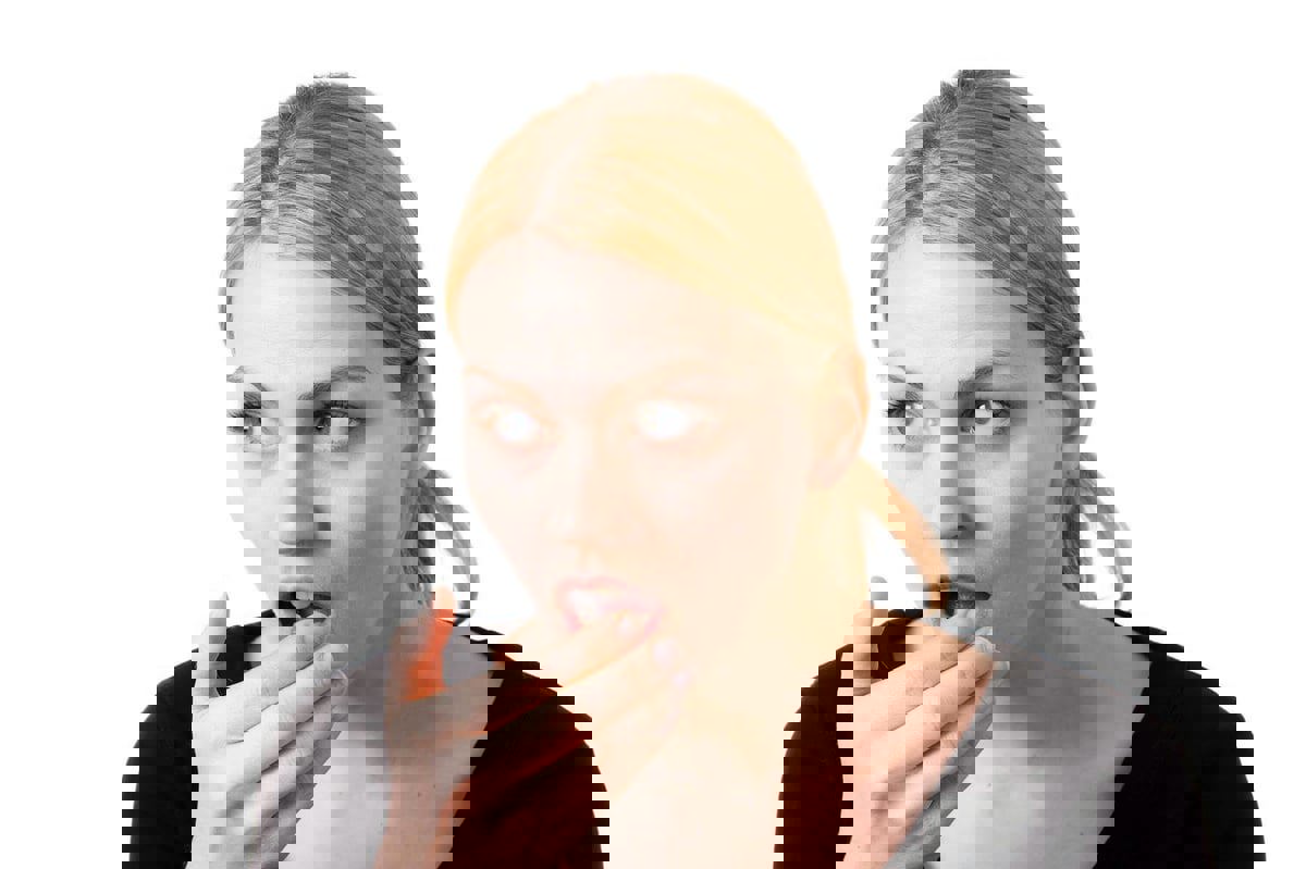 تعرف على أفضل علاج طبيعي للتخلص من رائحة الفم الكريهة