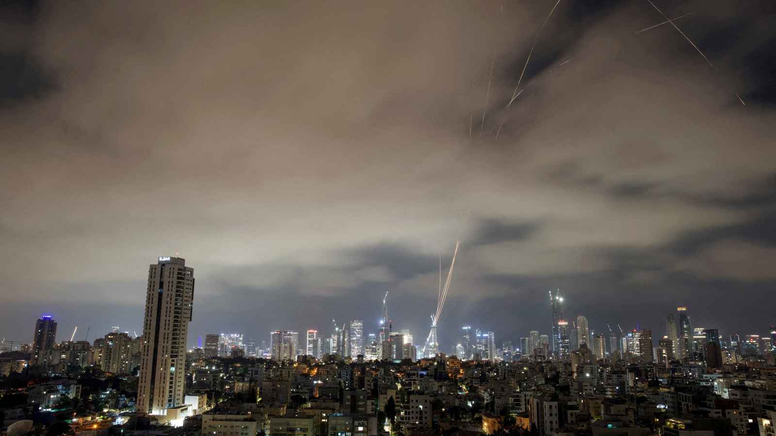 إسرائيل تكشف عدد الصواريخ التي اعترضتها خلال الهجوم الإيراني الأخير