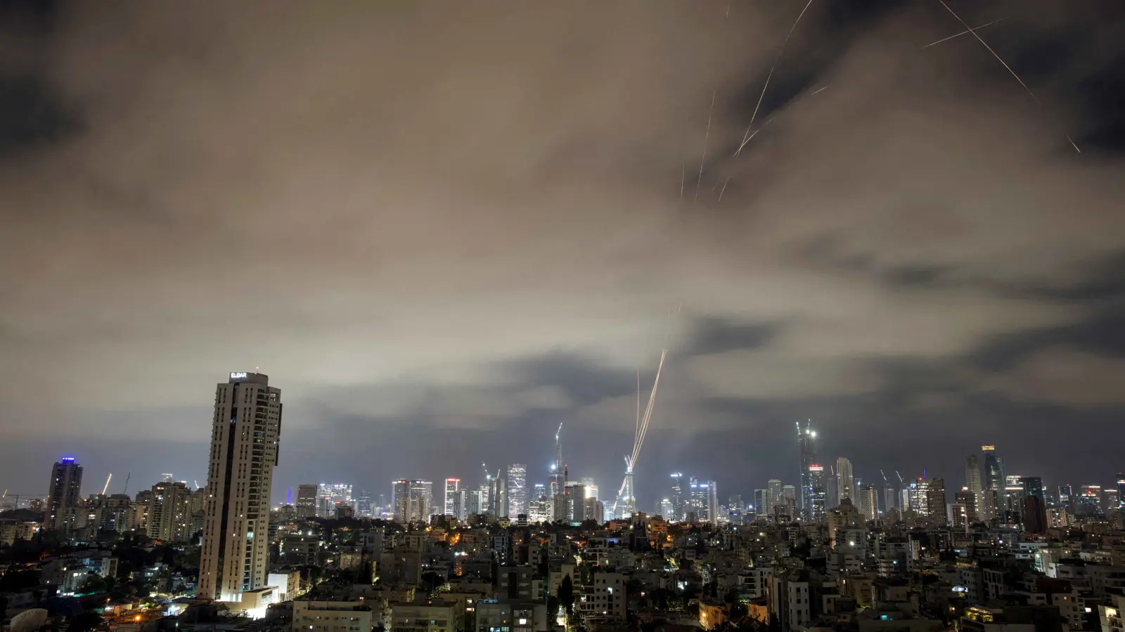 إسرائيل تكشف عدد الصواريخ التي اعترضتها خلال الهجوم الإيراني الأخير