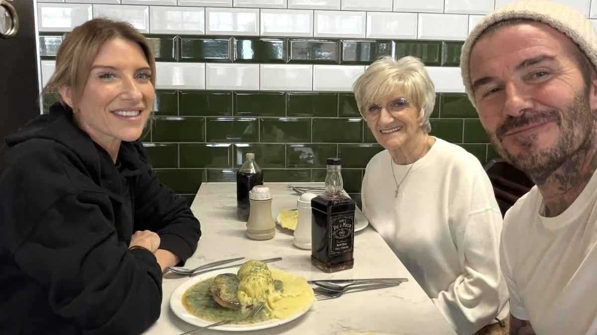 "المليونير بيكهام" يصطحب والدته وشقيقته لتناول "غداء اقتصادي" (صورة) 