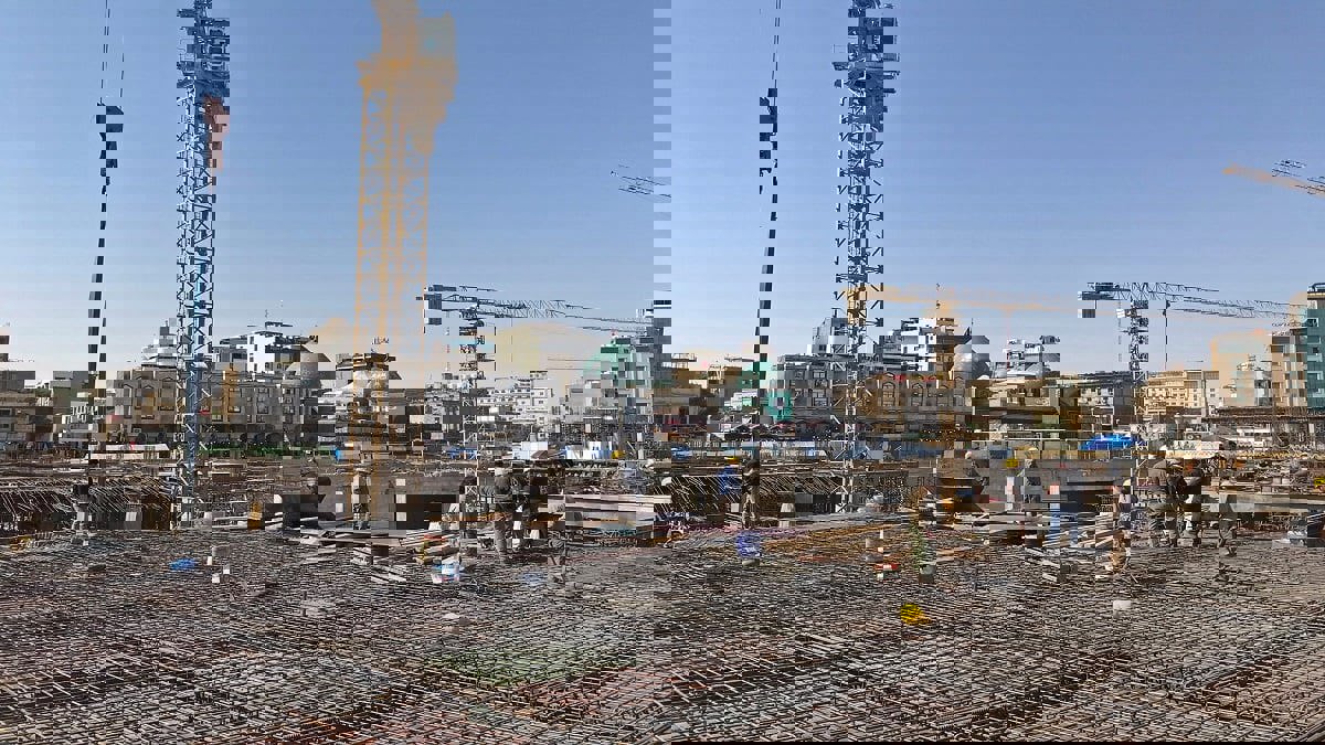 إيران تمول توسعة العتبات الشيعية في العراق لترسيخ نفوذها عبر القوة الناعمة