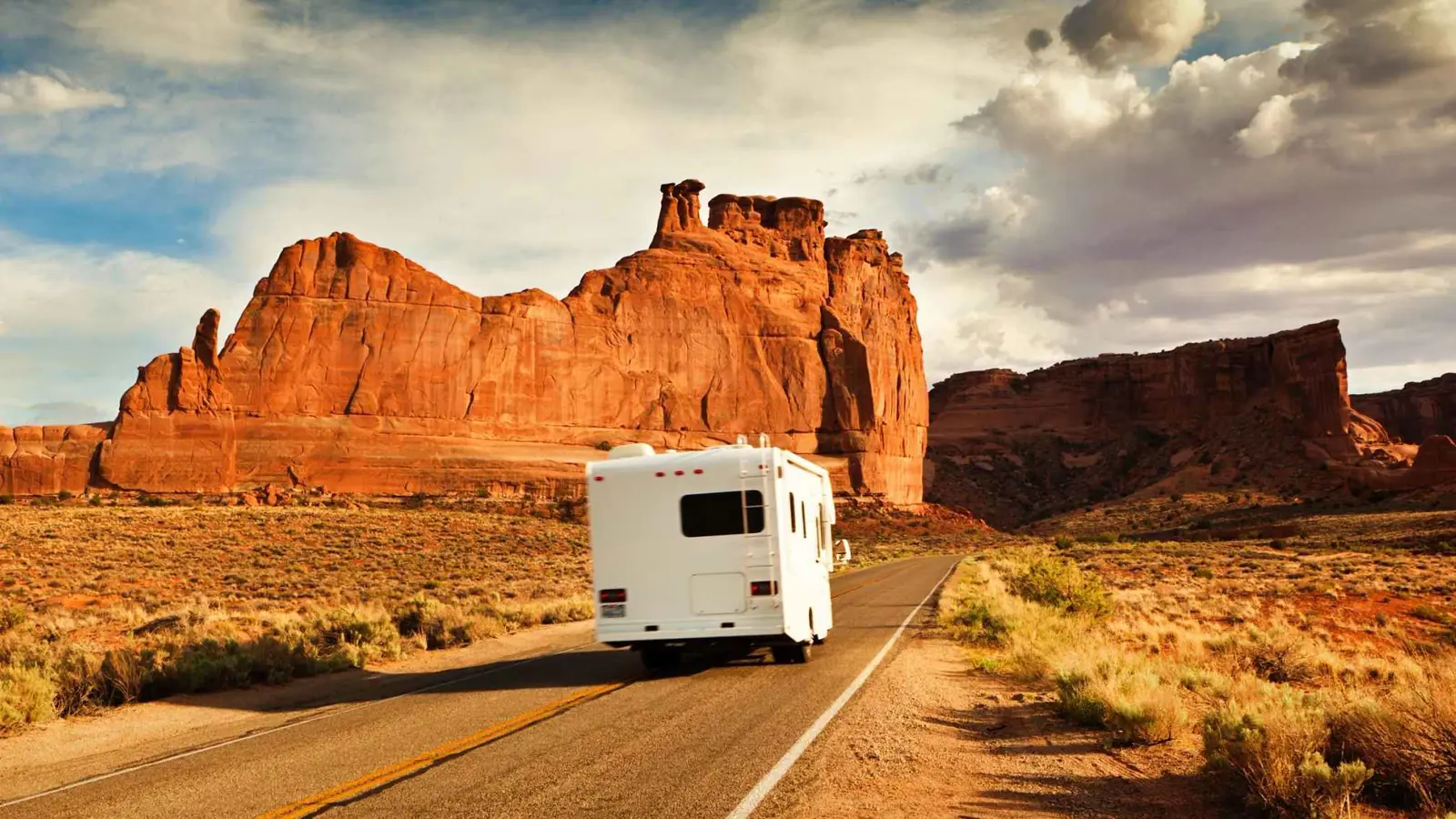 لعشاق "التخييم".. إليكم 5 وجهات خلابة (صور)