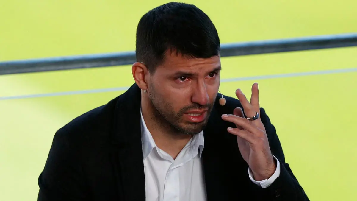 أغويرو يتلقى 4 عروض للعمل أحدها في مانشستر سيتي