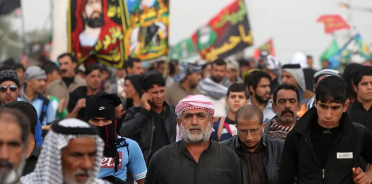 احتجاجًا على تفضيل الإيرانيين.. آلاف العراقيين يقطعون طريقًا في كربلاء‎