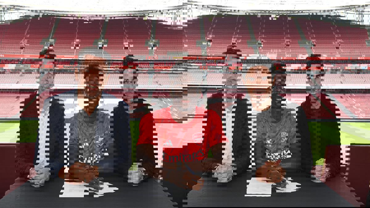 آرسنال يمدد تعاقده مع بوكايو ساكا بعقد طويل الأمد