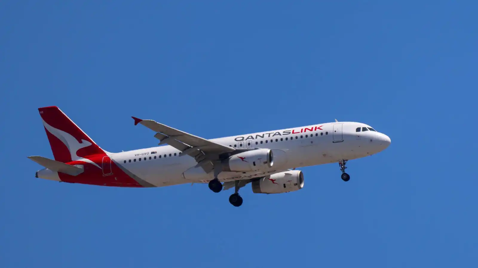 طائرة تعود أدراجها مرتين في يوم واحد