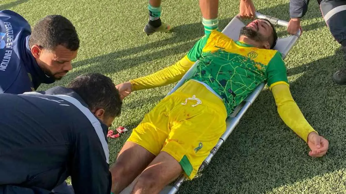آلات حادة وهراوات وإصابات .. مشاهد رعب في مباراة بالدوري التونسي للهواة (فيديو)