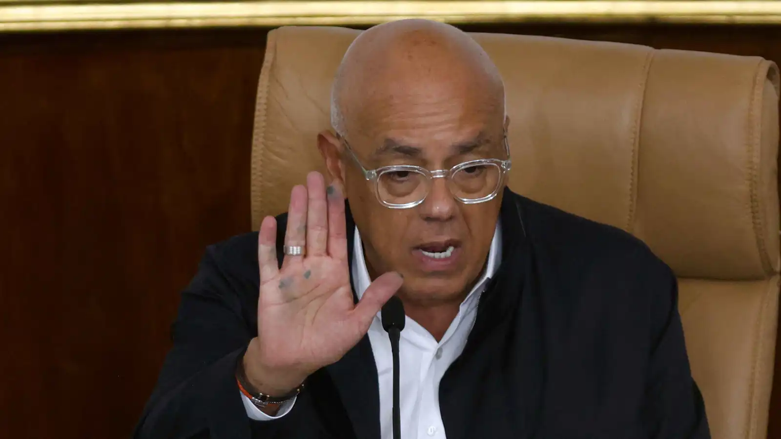 بالتزامن مع مناقشة العفو العام.. فنزويلا تعفو عن 17 سجيناً سياسياً