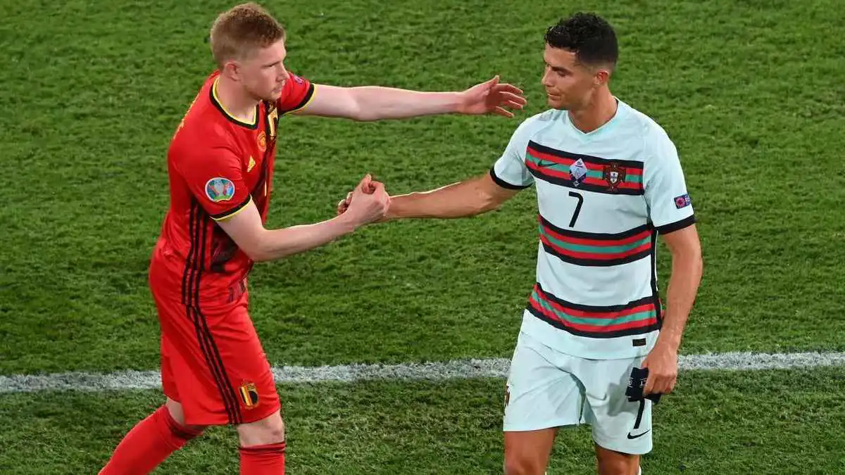 رونالدو أم ميسي.. كيفين دي بروين يختار من كان يرغب في اللعب بجواره