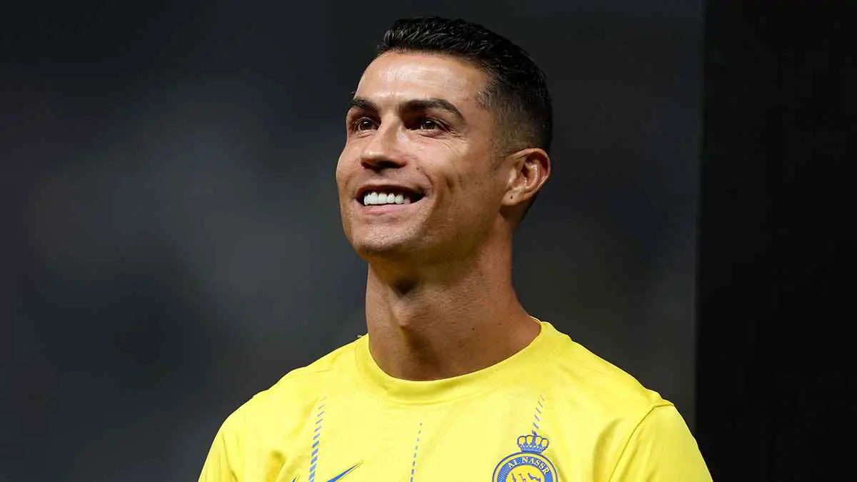 لماذا رفض باريس سان جيرمان التعاقد مع رونالدو؟