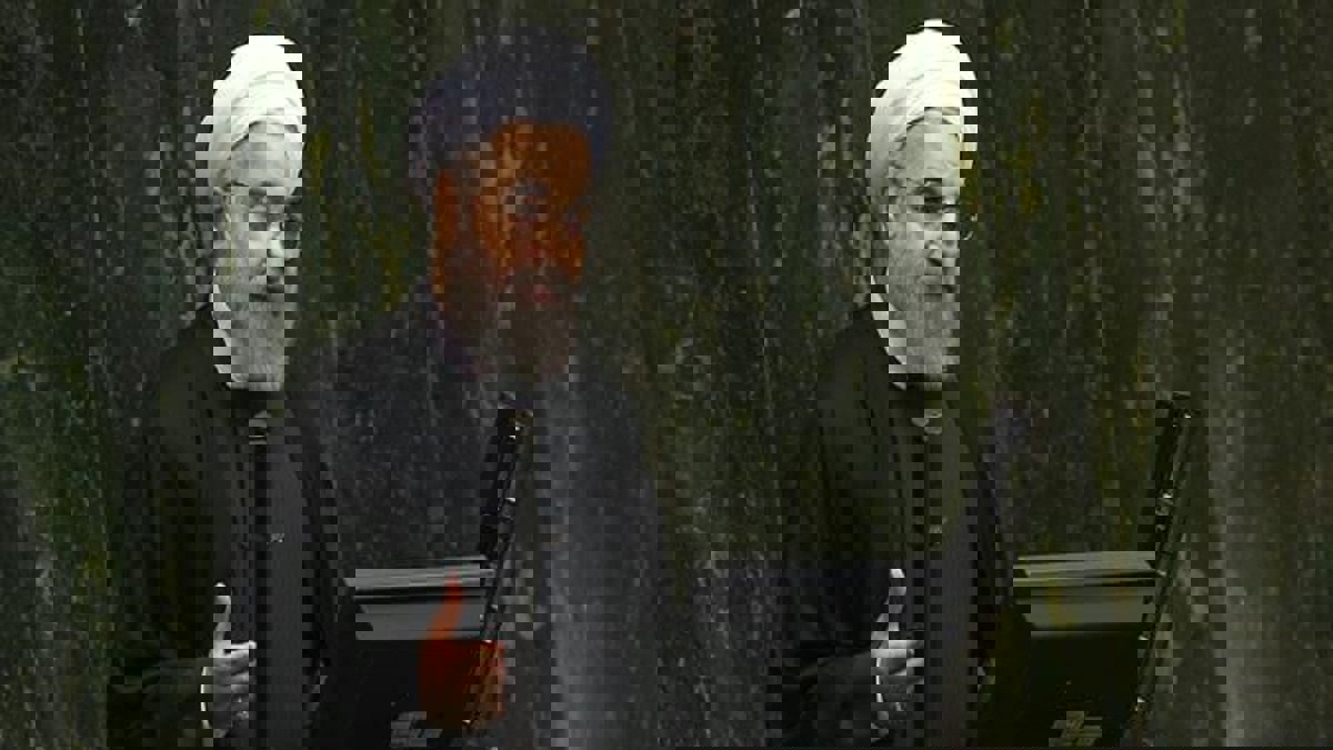 نواب الأحواز يجبرون روحاني على قطع خطابه في البرلمان الإيراني