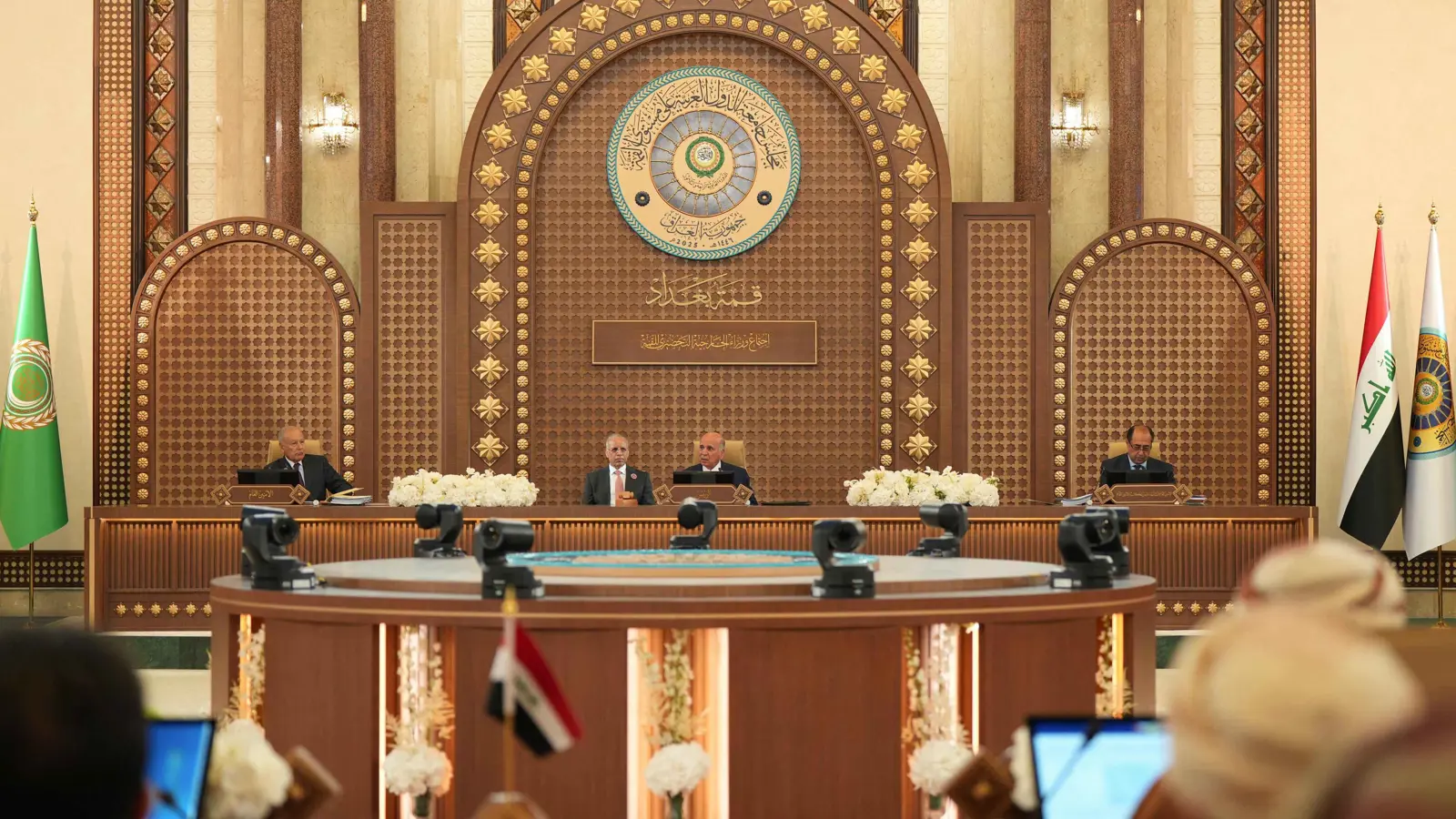 افتتاح القمة العربية.. العراق يتعهد بـ40 مليون دولار لإعادة إعمار غزة ولبنان