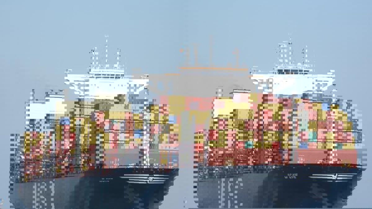 الحرس الثوري الإيراني يختطف سفينة إسرائيلية في مضيق هرمز (فيديو)