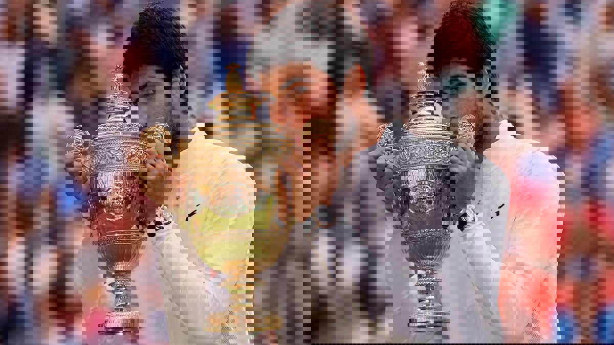 كارلوس ألكاراز يهزم نوفاك ديوكوفيتش ويتوج ببطولة ويمبلدون