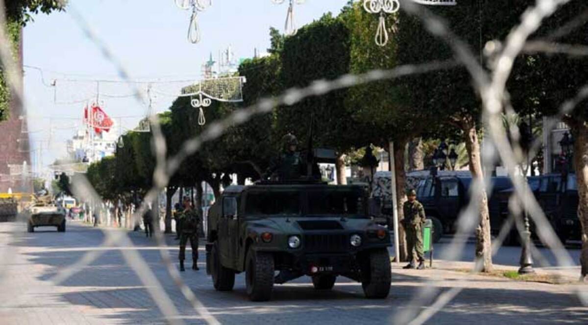 القوات التونسية تقصف مخابئ المتشددين قرب الجزائر