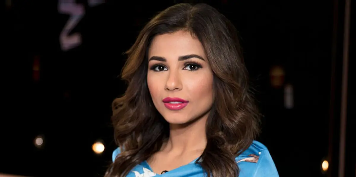 المذيعة الإماراتية مهيرة عبد العزيز تعلن مغادرة "العربية"