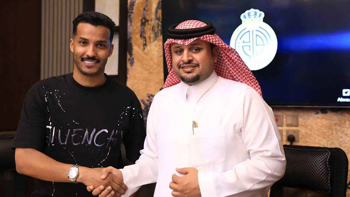 تعليق مثير من نايف هزازي بعد التوقيع مع الوادي (فيديو)