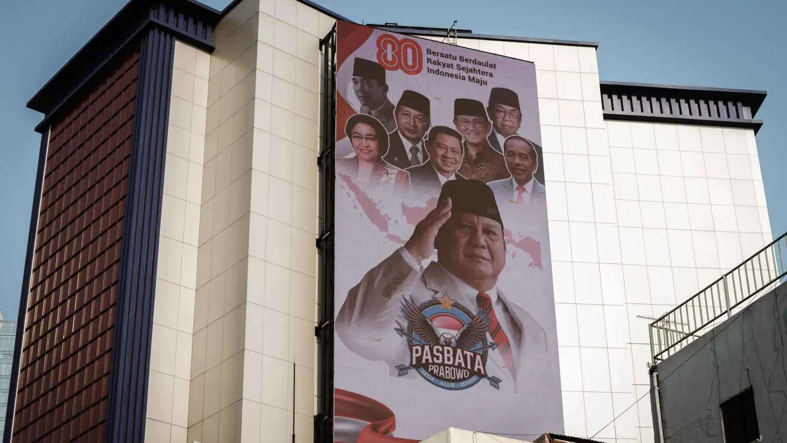 إندونيسيا تلوّح بحظر علم مستوحى من المسلسل الياباني "وان بيس"